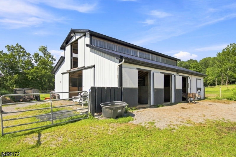 39 Hope Rd Property Photo 2