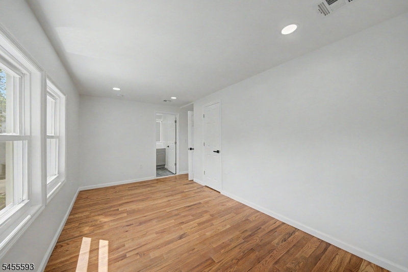 35 Wheeler St Property Photo 26