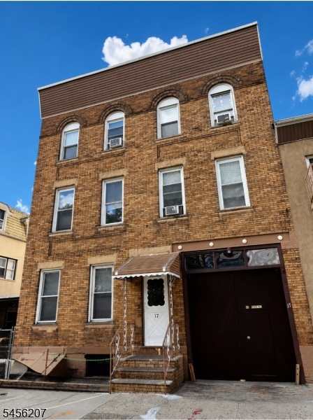 17 Van Buren St 1 Property Photo 1
