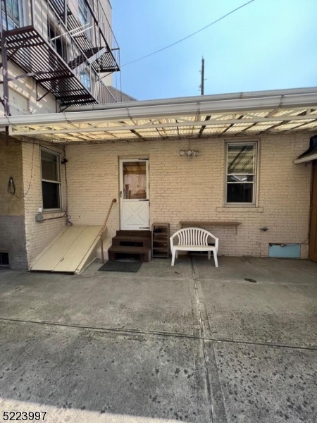 17 Van Buren St 1 Property Photo 13
