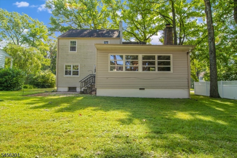 2075 Meadowview Rd Property Photo 25