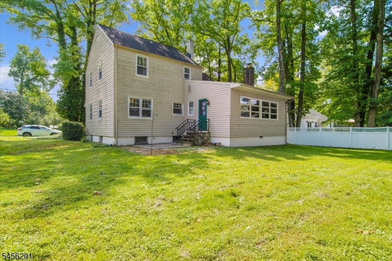 2075 Meadowview Rd Property Photo 26