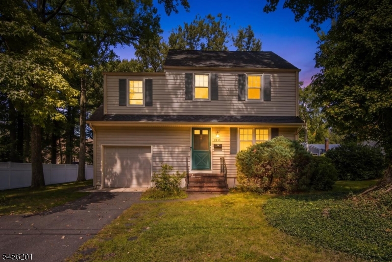 2075 Meadowview Rd Property Photo 29