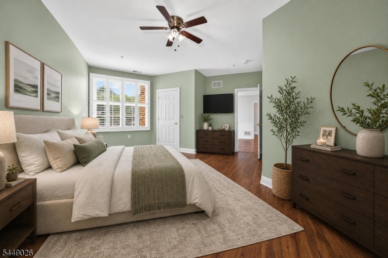 351 Victoria Drive Property Photo 14