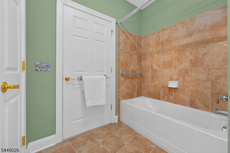 351 Victoria Drive Property Photo 17