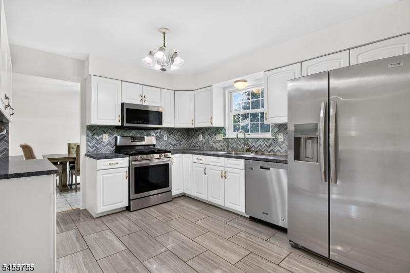 296 Remsen Ave