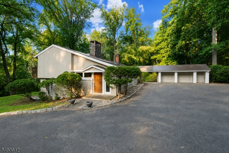 14 Stoney Hill Rd Property Photo 1