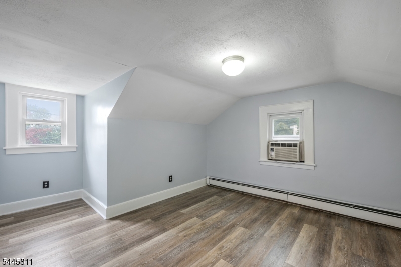 122 Garside Ave Property Photo 15