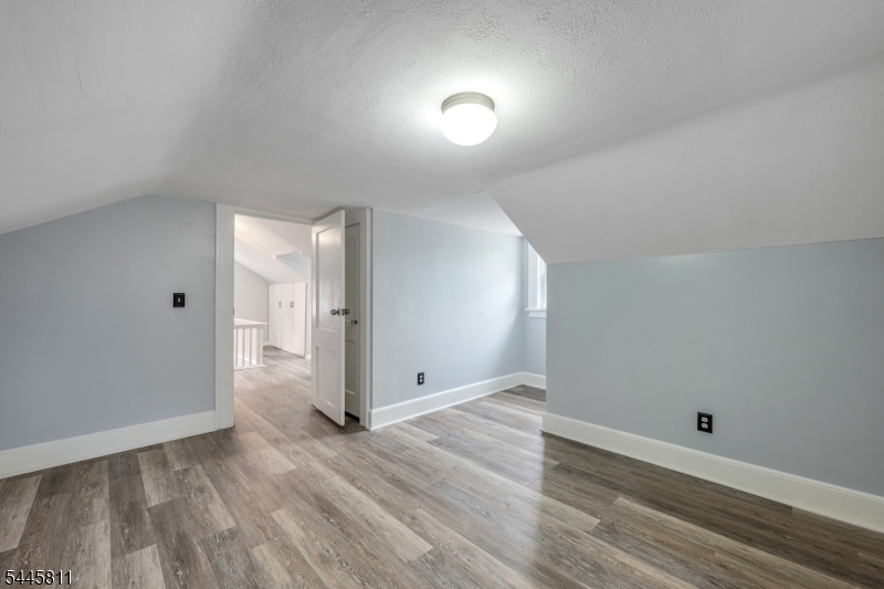 122 Garside Ave Property Photo 16