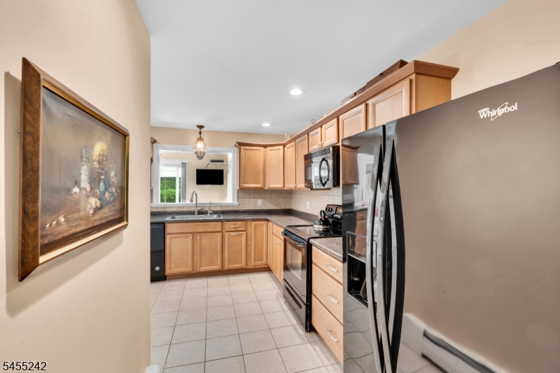 20 Edgemere Ave Property Photo 2