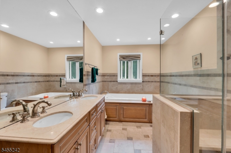 20 Edgemere Ave Property Photo 11