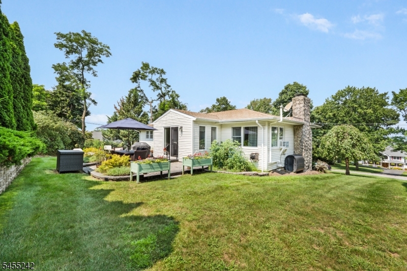 20 Edgemere Ave Property Photo 19
