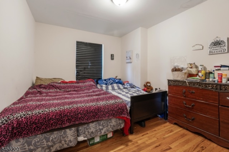 33 Pierce St Property Photo 5