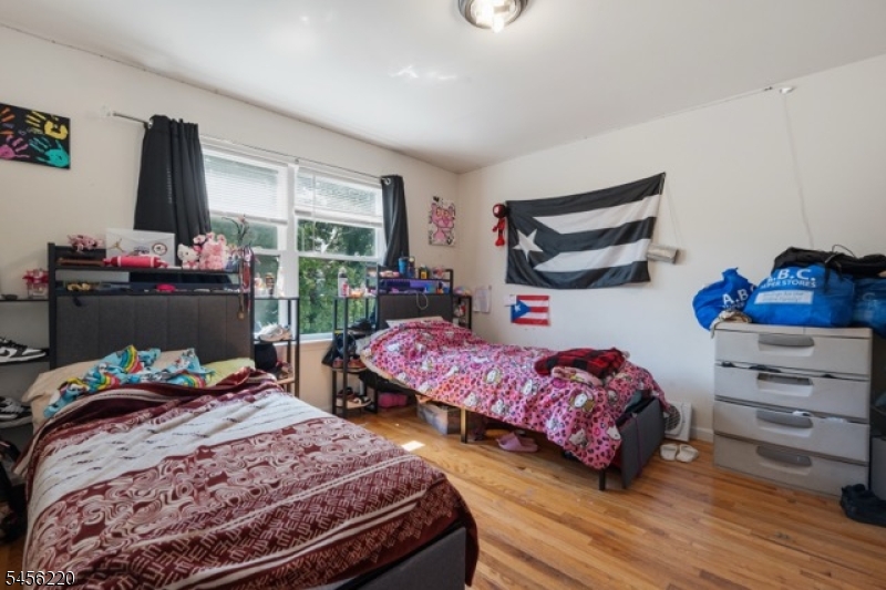 33 Pierce St Property Photo 8