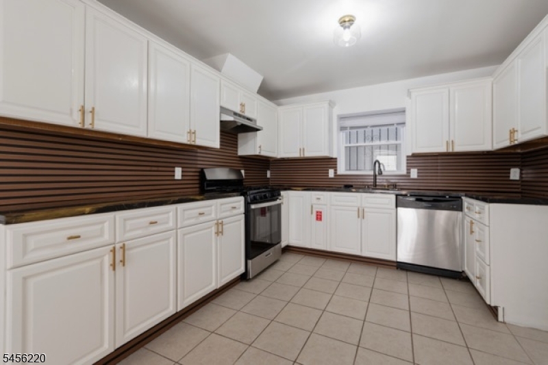 33 Pierce St Property Photo 16