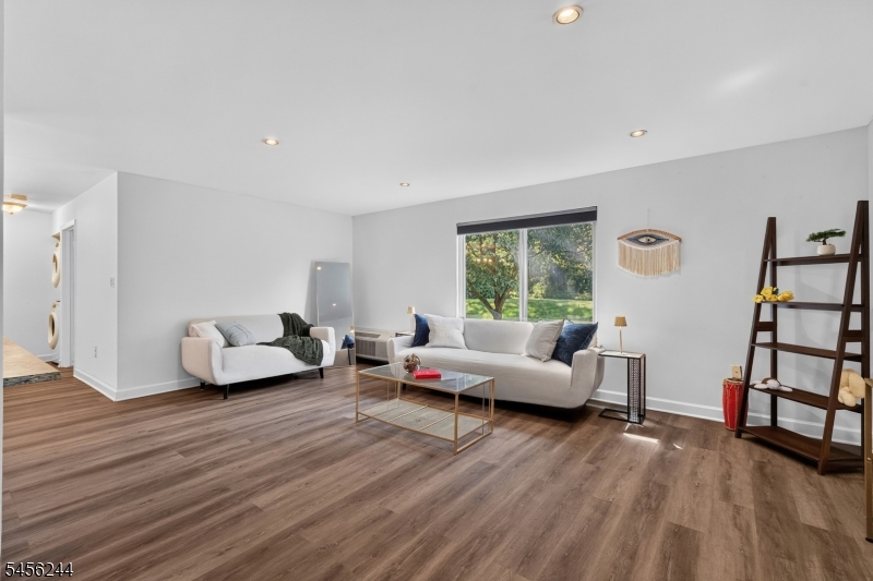 74 Eton Way Property Photo 3