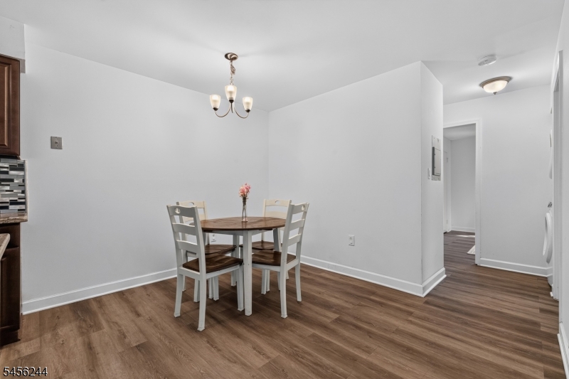 74 Eton Way Property Photo 9