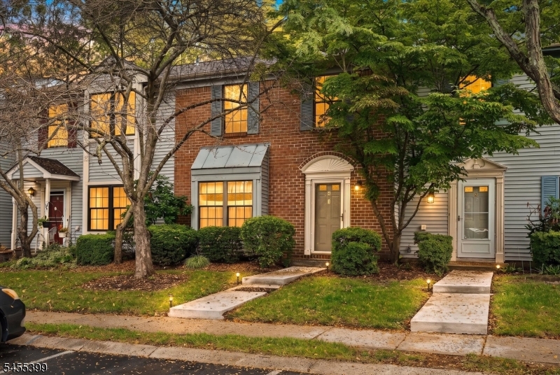 4 Pear Tree Ln Property Photo 1