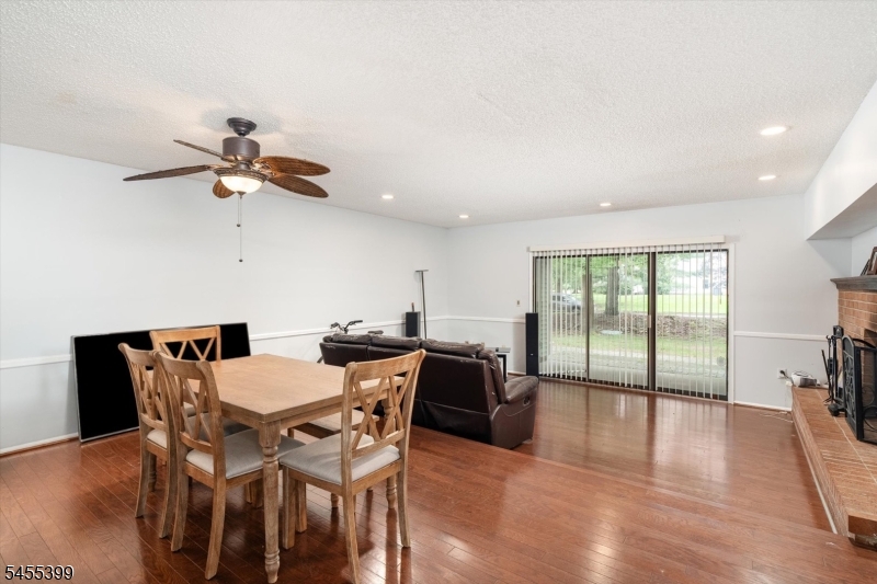 4 Pear Tree Ln Property Photo 9