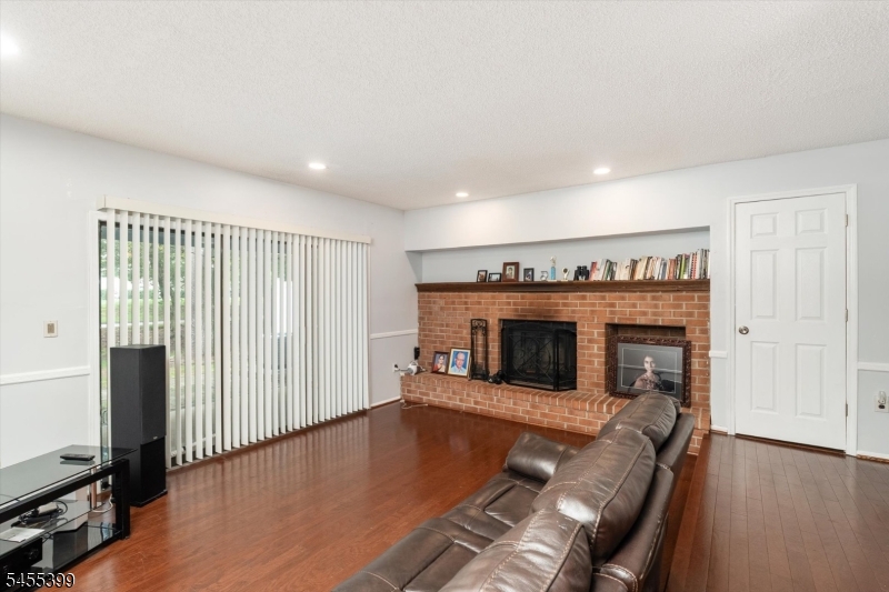 4 Pear Tree Ln Property Photo 12