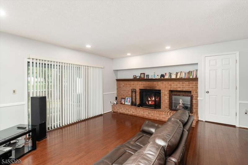 4 Pear Tree Ln Property Photo 13