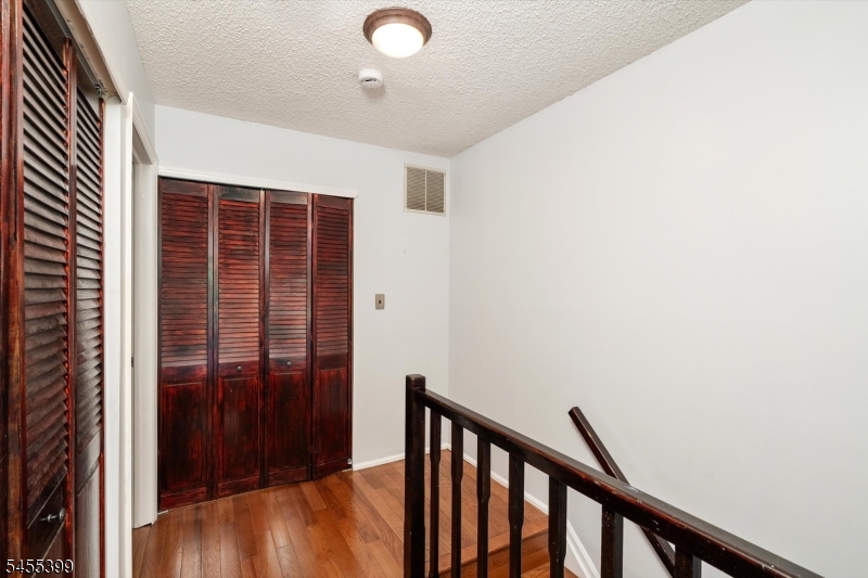 4 Pear Tree Ln Property Photo 19