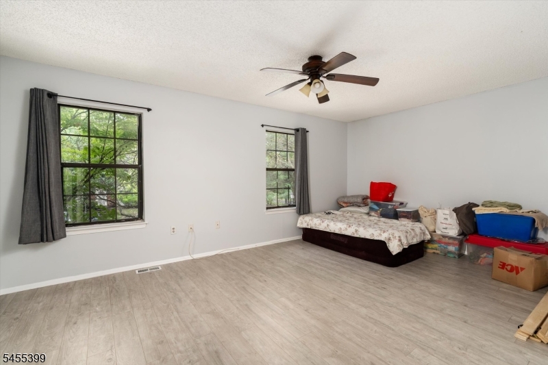4 Pear Tree Ln Property Photo 23