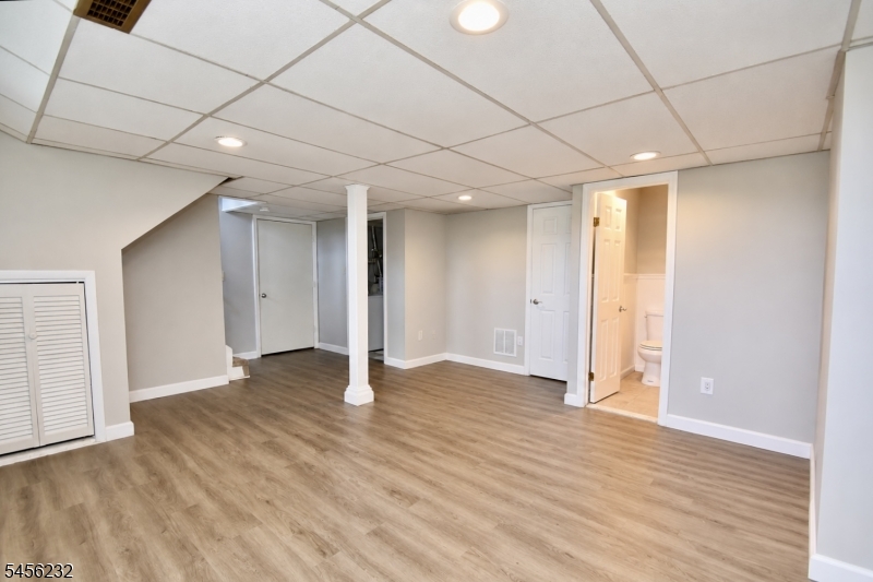 131 Munsonhurst Rd Property Photo 13