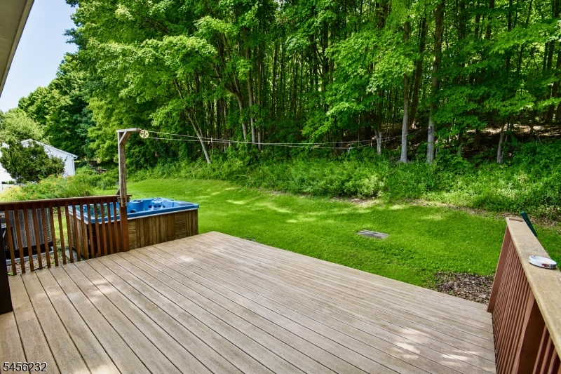 131 Munsonhurst Rd Property Photo 17