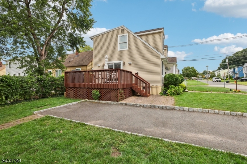 74 Overhill Rd Property Photo 37