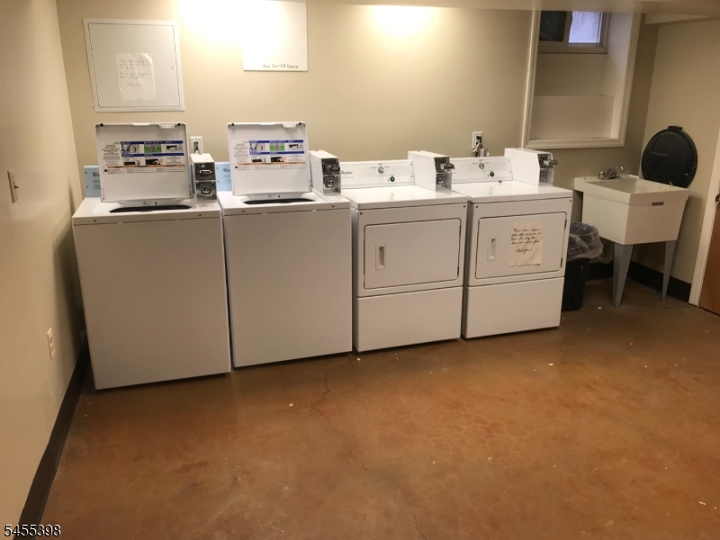 1 Hanford Pl-unit 4 4 Property Photo 2