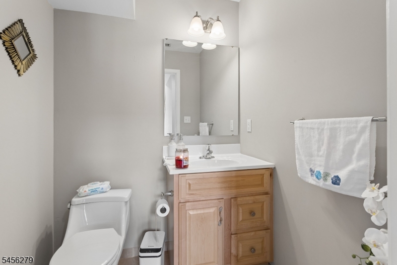 531 Manor Rd Property Photo 15