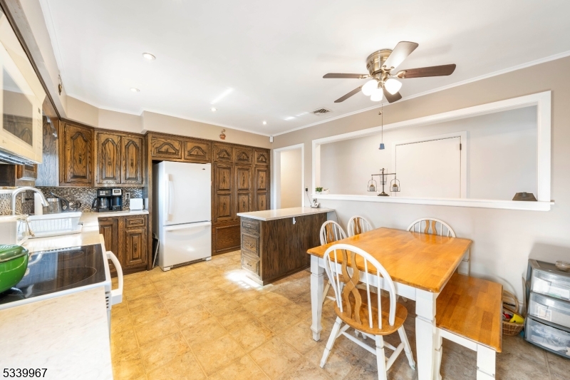 1015 Georgian Dr Property Photo 10