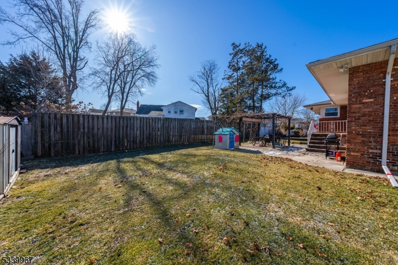 1015 Georgian Dr Property Photo 27