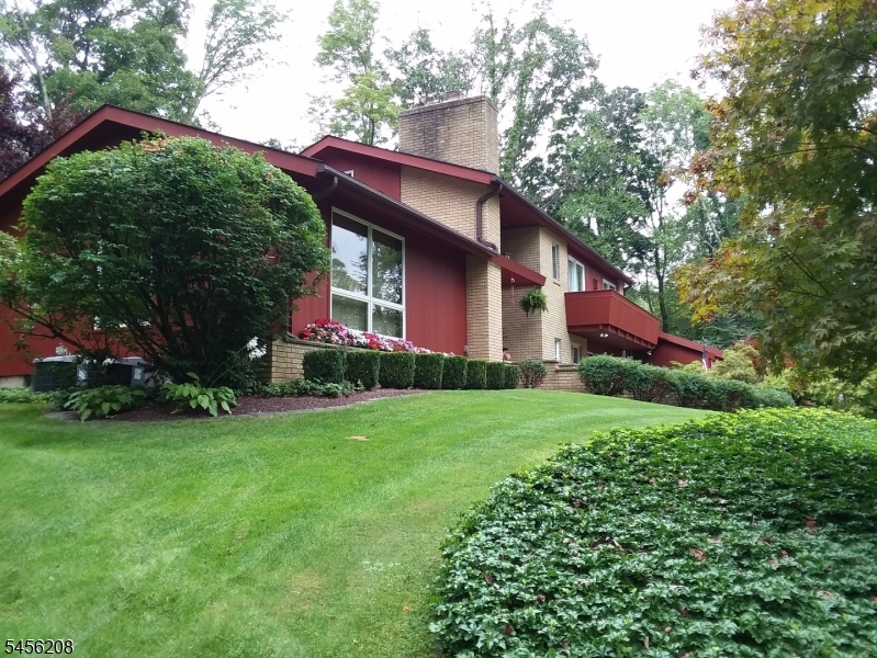 5 Agnes Ln Property Photo 2