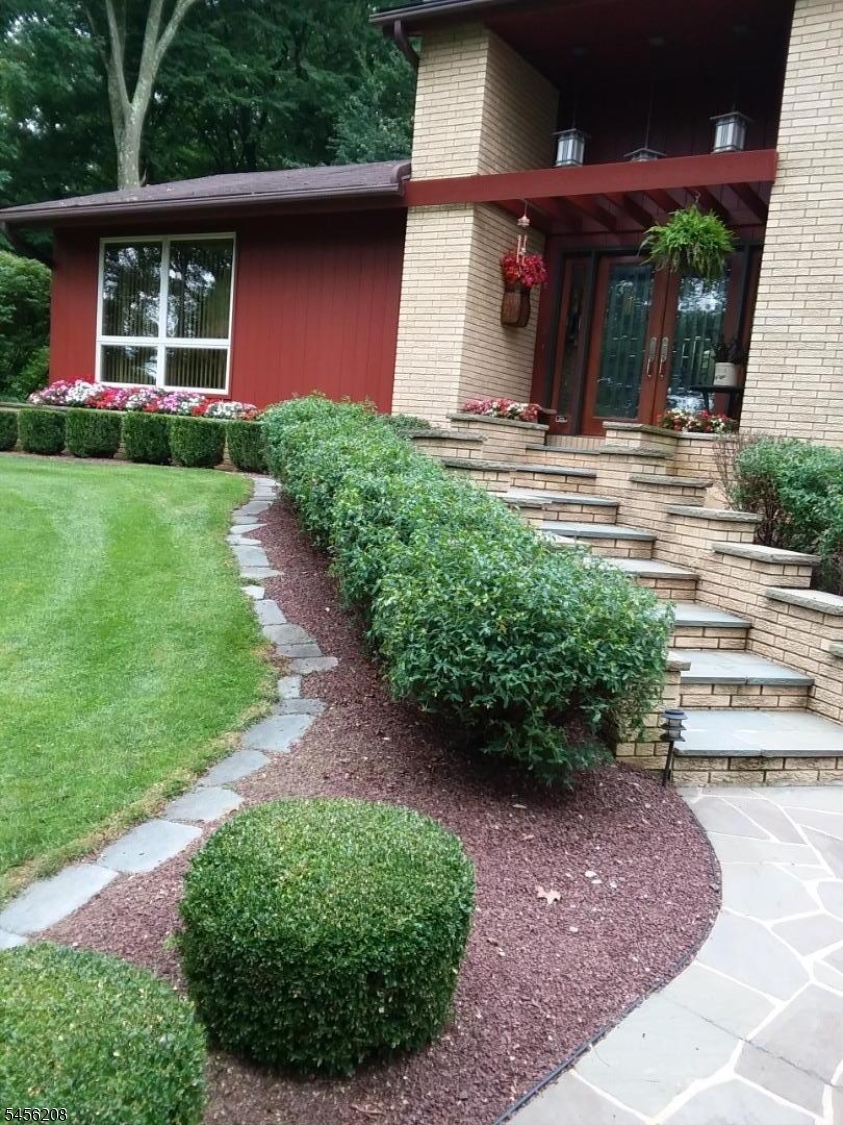 5 Agnes Ln Property Photo 4