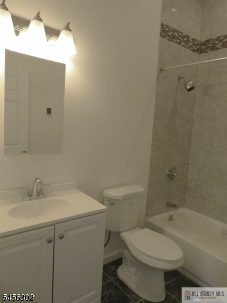 396 Main St A Property Photo 3