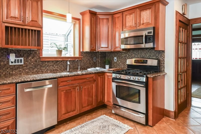 19 Field Rd Property Photo 10