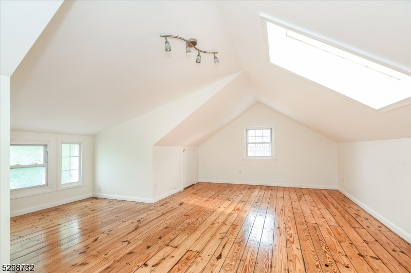 19 Field Rd Property Photo 18