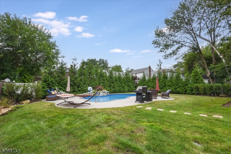 19 Field Rd Property Photo 26