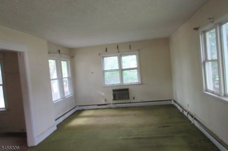 11 Belmont St Property Photo 5