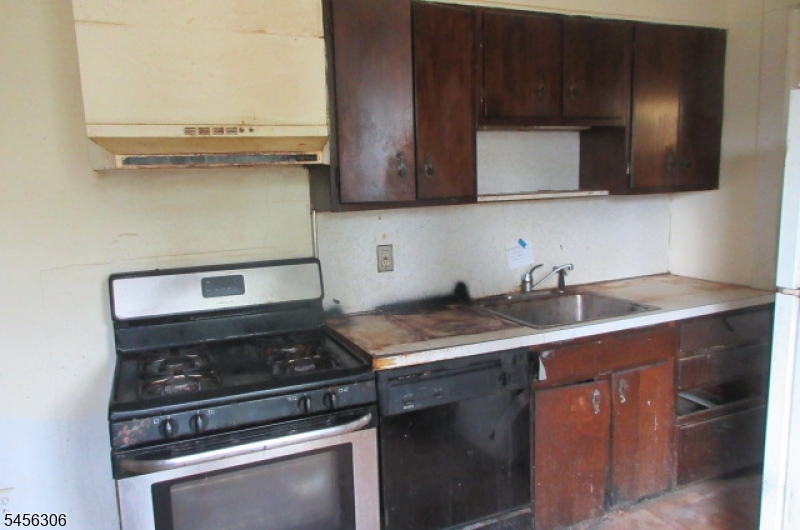 11 Belmont St Property Photo 9