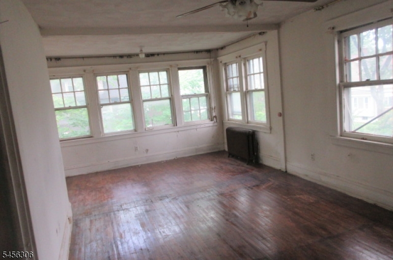 11 Belmont St Property Photo 12