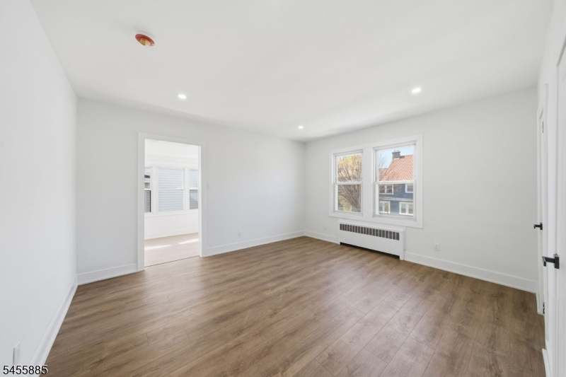 66 Girard Pl Property Photo 18
