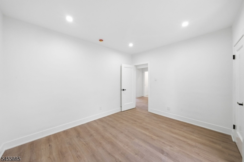 66 Girard Pl Property Photo 22