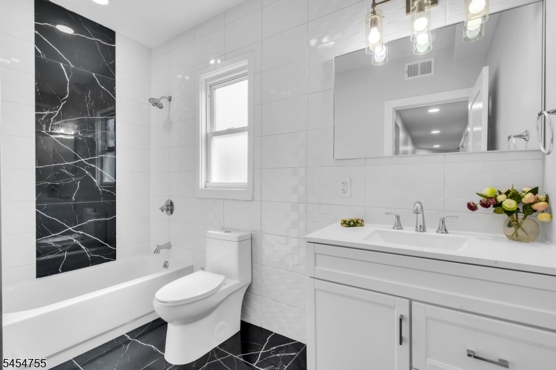 398 Hillside Ave Property Photo 15