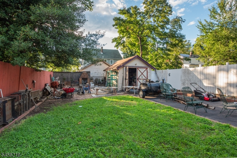 1538 Munn Ave Property Photo 5