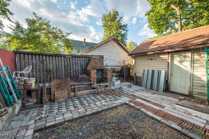 1538 Munn Ave Property Photo 6