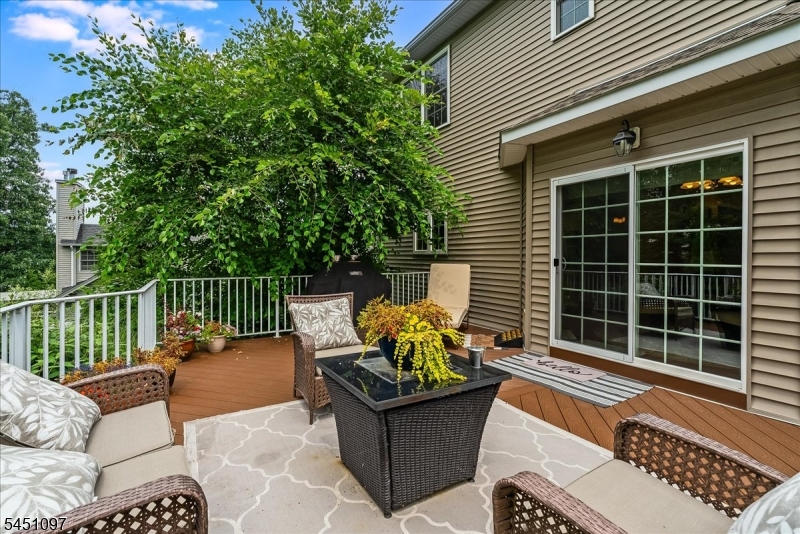 6 Jared Pl Property Photo 29