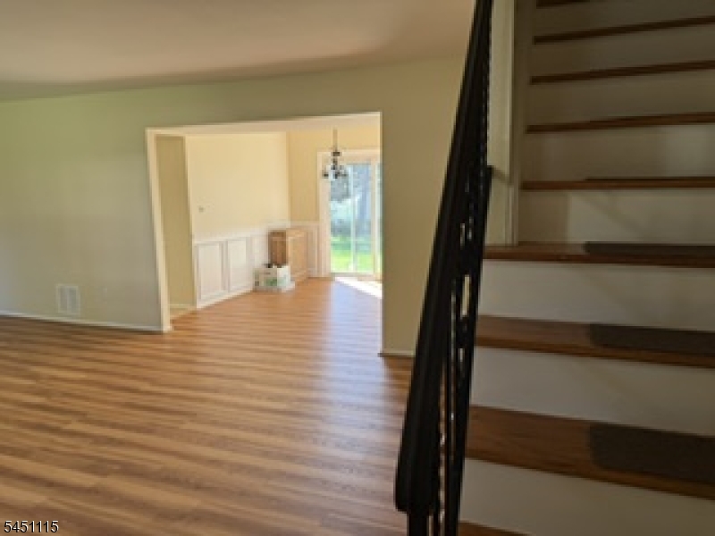 10 Renault Dr Property Photo 2
